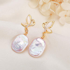 Pendientes Colgantes de Moda al por Mayor de Zhuji Pearl, Diseño de Conejito Blanco con Incrustaciones de Circonita en Aleación de Cobre, Joyería de Perlas de Agua Dulce - Product Image 4