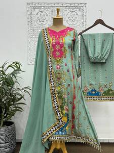 Kurta en soie verte brodée avec dupatta, tenue ethnique traditionnelle indienne et pakistanaise pour femmes, longueur au sol, vêtements de mariage - Product Image 5