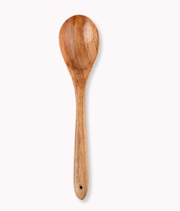 Cuchara de madera tallada a mano de estilo tradicional, hecha de madera dura de primera calidad para uso doméstico y en cocinas profesionales. - Product Image 2