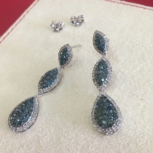 Pendientes Colgantes de Diamantes Naturales Azules y Blancos de Corte Redondo de 2.09 Quilates con Plata de Ley 925 para Mujer - Product Image 5