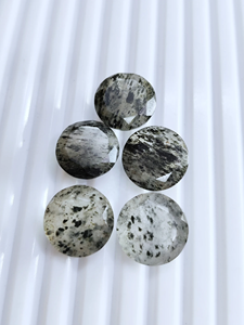 Pierre précieuse en quartz rutile noir facetté de forme ronde 15*15 mm, 100% naturelle, pour la création de bijoux, au prix de gros. - Product Image 3