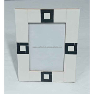 Marco de Fotos de Madera Hecho a Mano con Acabado en Nogal y Diseño de Incrustaciones Hexagonales, Decoración Elegante para el Hogar - Product Image 5