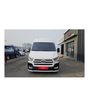 Hyundai Solati Limusina 2018/9 con 90,977 km, Diésel, Caja de Cambios Automática, Asientos de Cuero, Cámara Trasera - Product Image 3