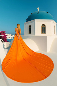 Robe volante orange éclatante pour séance photo à Santorin, élégante robe multi-positions à col halter, robe de soirée de luxe en satin de soie - Product Image 4