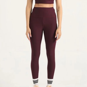 Ensemble de sport 2 pièces pour femmes, soutien-gorge et legging de sport violets unis grande taille avec ceinture, idéal pour la gym et le yoga, vente en gros - Product Image 3