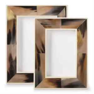 Cadre photo décoratif contemporain en résine, fait main, de qualité supérieure, élégant pour la décoration intérieure - Product Image 1