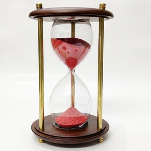 Sablier vintage en laiton de style nautique avec sable rose élégant, fait main, 30 minutes, pour la décoration de la maison, du bureau ou de la table. - Product Image 6