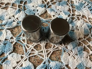 Simple Silver Finished Salt And Pepper Seasoning Set Ideal For Daily <b>Kitchen</b> Use And Dining <b>Table</b> Convenience From India - Product Image 4