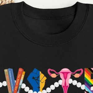 เสื้อสเวตเชิ้ตสีดำลายกราฟิกกรีกสำหรับผู้หญิง คอกลม แขนยาว พิมพ์ลายข้อความเกี่ยวกับการเลือกตั้ง สามารถสั่งทำได้ - Product Image 4