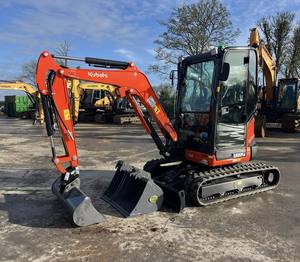 รถขุดตีนตะขาบขนาดเล็ก Kubota U27-4 พร้อมห้องโดยสารลดเสียงรบกวน ความจุบุ้งกี๋ 0.03 ลูกบาศก์เมตร - Product Image 4