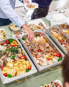 Plat de service rectangulaire de luxe en acier inoxydable avec accents dorés, chauffe-plats professionnel 9L pour mariages et salles de banquet - Product Image 6