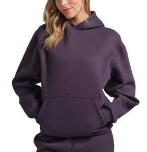 Sweat-shirt à capuche unisexe violet avec logos personnalisés, manches classiques, couleur unie, poche avant, vêtement décontracté en molleton de coton - Product Image 1