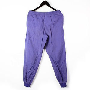 Ensemble coupe-vent léger et tendance pour femme, survêtement décontracté en nylon, veste et pantalon amples pour le streetwear, vente en gros de survêtements - Product Image 5