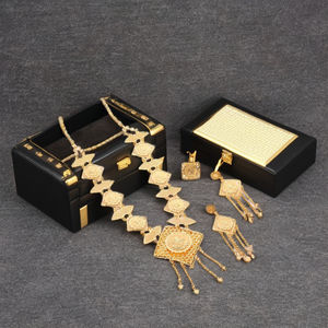 Ensemble de colliers longs plaqués or 14K, 18K, 24K en gros, parure de bijoux de conception turque, ensemble de bijoux fantaisie en laiton plaqué or. - Product Image 2