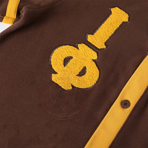 Cárdigan para Hombre Fraternidad Iota Phi T, Marrón Amarillo, 100% Algodón, Tejido de Felpa, Bordado con Letra Griega, Cuello en V, Manga Larga - Product Image 6