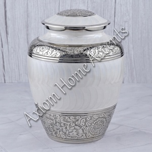 Sofisticada urna de cremación de aluminio hecha a mano con recuerdo estético moderno de Axiom Home Accents - Product Image 5