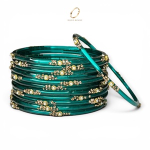 Bracelet de mode en verre goutte de pluie vert émeraude de qualité export, style cachemire, orné de cristaux floraux, idéal pour les mariages et les occasions festives, vente en gros - Product Image 1