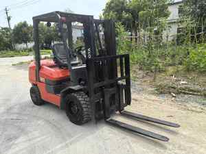 Chariot élévateur diesel Toyota FD30 d'occasion en bon état, 3T, haute qualité, vente chaude, avec moteur, roulement, boîte de vitesses et pompe pour mines/portes - Product Image 3