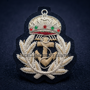 Insignia Bordada Personalizada con Corona, Ancla y Corona de Laurel, Parche de Tela Cosido para Uniformes y Prendas - Product Image 2