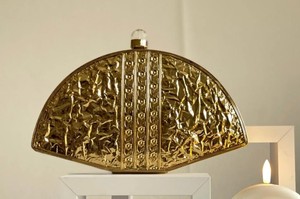 Bolso de mano de diseño con forma de abanico de nácar para mujer, ideal para bodas, fiestas y eventos nocturnos. Proveedor de India. - Product Image 2