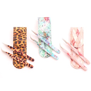 Ensemble de pinces à extensions de cils professionnelles avec étui en cuir de luxe pour les artistes des cils, fabricant de marques privées OEM - Product Image 2