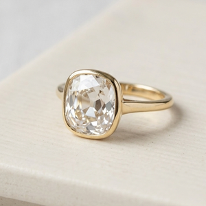 Bague de fiançailles pour femme en or rose 18 carats avec diamant de laboratoire taille coussin de 1,20 carat, sertissage clos, style classique, certifiée IGI - Product Image 1