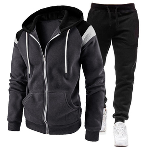 Conjunto Deportivo Unisex Ecológico Ligero con Bloques de Color, Sudadera con Capucha y Cremallera 2 en 1, Beige Oliva, Pantalones Deportivos Negros - Product Image 3