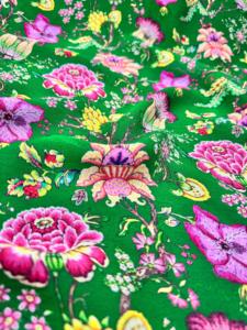 Nouveau tissu imprimé numérique en georgette de viscose 100% léger et au design magnifique pour la couture et la confection de vêtements - Product Image 3