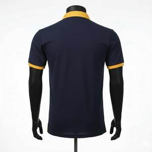 Camiseta Ligera de Punto para Hombre con Diseño de Bolsillo, Logotipo Personalizado, Servicio OEM - Venta Caliente, Tendencia, Color Sólido, Manga Corta - Product Image 3
