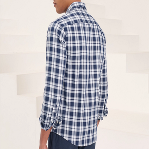 Camisa de Hombre Transpirable, Azul Marino con Cuadros Blancos, 100% Algodón Teñido, Manga Larga, Botones, Estilo Casual, Cuello Clásico, Corte Regular - Product Image 5