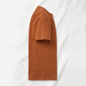 Nueva Camiseta de Mujer de Corte Regular, 100% Algodón, 300 GSM, Tejido Transpirable de Alta Calidad, con Logotipo Personalizado Impreso, Suministro al por Mayor OEM - Product Image 3