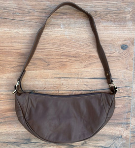Bolso bandolera de cuero genuino de diseñador, bolso para axilas, venta al por mayor, bolso y monederos de media luna, bolso de mano de hombro de alta calidad para mujer - Product Image 2