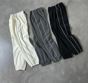 ชุดวอร์มกันลมพิมพ์ลายผ้าโพลีเอสเตอร์/คอตตอนแบบกำหนดเองปี 2026 สำหรับผู้ชาย คุณภาพสูง กันลมได้ดี แบบกลับด้านได้ เป็นมิตรกับสิ่งแวดล้อม เสื้อแจ็คเก็ตและกางเกง - Product Image 5