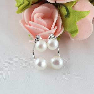 Pendientes de Perlas de Agua Dulce con Diseño de Doble Perla - Product Image 1