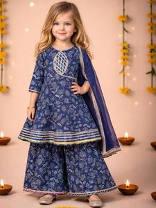 Ensemble Kurta en coton bleu marine pour filles, broderie florale traditionnelle Gota Patti, avec Sharara et Dupatta - Product Image 5