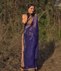Sari de algodón azul KV con borde tejido y blusa sin coser - Product Image 5