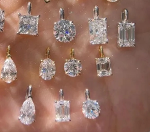 Colgante de Diamante Moissanite de 2 Quilates, Plata de Ley 925, Colgante Personalizado y Otras Joyas de Diamantes - Product Image 1