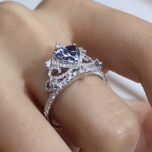 Bague de fiançailles en platine avec diamant bleu fantaisie taille cœur et bande pavée de diamants, certifiée IGI, style romantique, bijoux pour femme - Product Image 6