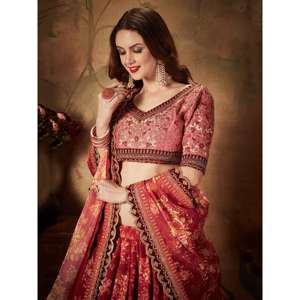 Impresionante blusa Lehenga Choli de seda Organza con estampado floral granate para bodas - Product Image 5