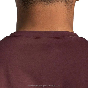 T-shirt de sport ajusté personnalisé pour homme avec ourlet superposé à fentes latérales en molleton 100 % coton, couleurs personnalisables - Product Image 4