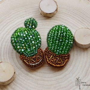 Broche Elegante Hecho a Mano con Bordado y Cuentas de Cristal de Primera Calidad, con Trabajo de Aguja Fino, Estilo Vintage - Product Image 5