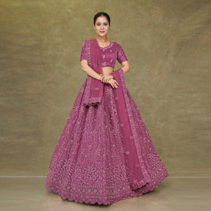 Ensemble Lehenga Choli en filet avec broderie complexe et bordure festonnée |   Vêtements de cérémonie contemporains pour femmes en gros - Product Image 3