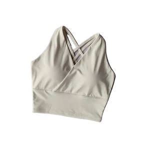 Soutien-gorge de sport de yoga anti-affaissement de style simple pour femmes gilet de fitness absorbant les chocs confortable avec logo avant de vêtements de sport pratique - Product Image 1