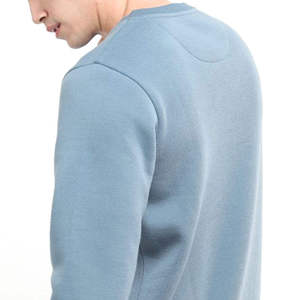 เสื้อสเวตเชิ้ตคอกลมบุขนแกะผู้ชาย สีบล็อก แขนยาว นุ่ม อุ่น สวมใส่สบาย ชายเสื้อแบบริบ สไตล์สตรีทแวร์สำหรับฤดูหนาว - Product Image 3