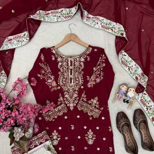 Ensemble Kurti brodé de sequins et de Zari de qualité supérieure avec pantalon Palazzo Farshi et dupatta, ensemble prêt-à-porter entièrement cousu - Product Image 1