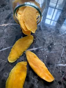 Tranches de mangue séchées naturelles de qualité supérieure goût sucré avec des collations aux légumes et au sucre dans un sac en vrac par Mme Thao - Product Image 5