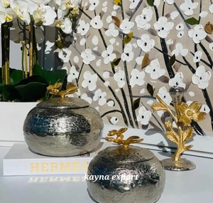 ชุดวางเค้กทรงกลม 1 ชั้น รุ่น Fancy Leaf Collection ทำจากอะลูมิเนียมเคลือบทองและเงิน สำหรับตกแต่งบ้านและงานแต่งงาน ใช้สำหรับวางคัพเค้กได้ - Product Image 3