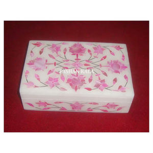 Boîte à bijoux incrustée de marbre blanc naturel Forme rectangulaire de conception de fleur faite à la main avec utilisation de surface brillante pour l'emballage de fruits secs - Product Image 3