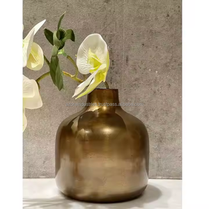 แจกันดอกไม้เหล็กทำด้วยมือออกแบบสำหรับตกแต่งบ้านชายฝั่งห้องนั่งเล่นสไตล์โบราณโบราณสำหรับงานแต่งงานโดยอุตสาหกรรม azora - Product Image 4