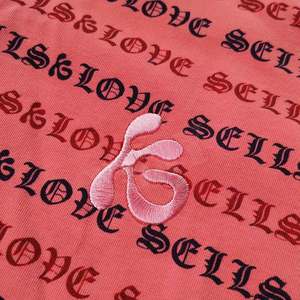 เสื้อโปโลแขนยาวผู้ชาย พิมพ์ลายตัวอักษรทั่วตัว สีชมพูคอรัล ดำ สไตล์ลำลอง แฟชั่นสตรีทแวร์ เสื้อผ้าผู้ชาย เนื้อผ้านุ่ม - Product Image 6